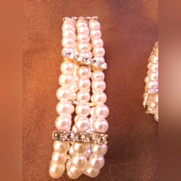 Pearl Beaded bracelet with Cubic Zirconia Diamonds - Picture 9 of 9